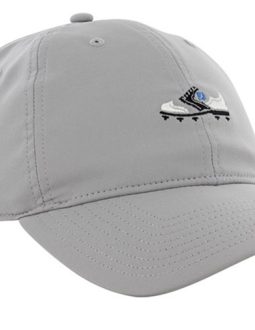 Đây cũng là một trong những mẫu mũ golf được bán chạy nhất của hãng FootJoy