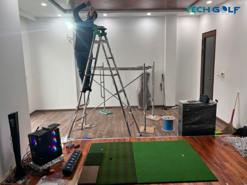 Chuyên gia lắp đặt và kiểm tra cảm biến UDR 4.0 của phần mềm Okongolf