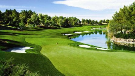 Sân tập golf FLC Quảng Ninh có thiết kế độc đáo, mang đến trải nghiệm thú vị cho golfer