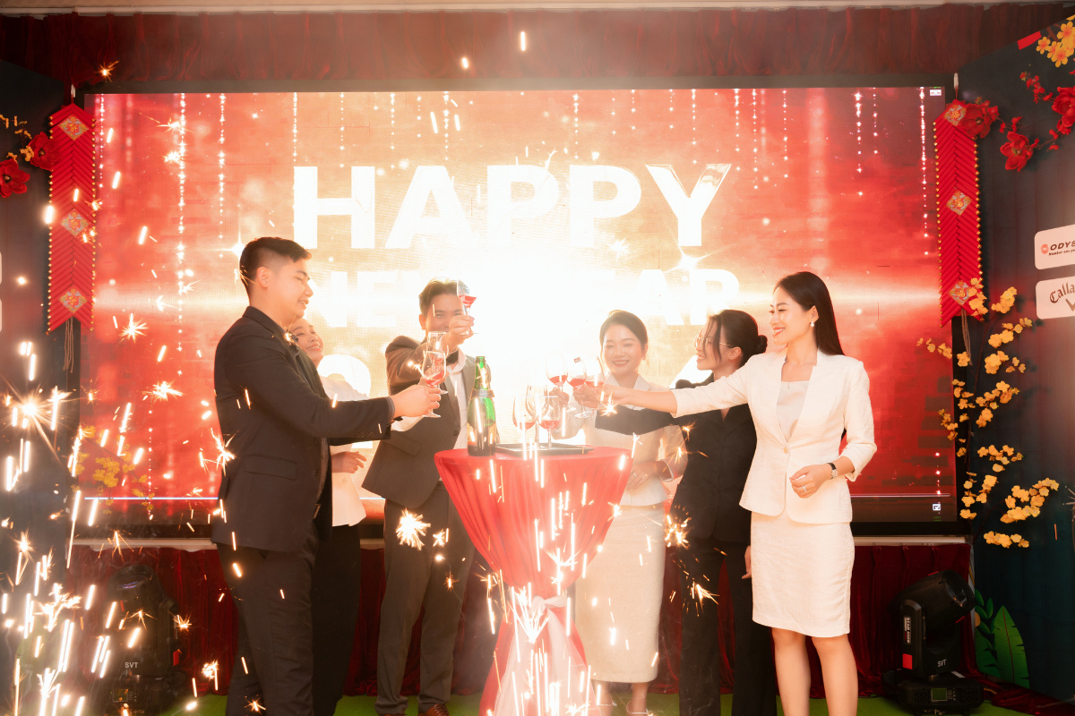 Khoảnh khắc giao thừa đáng nhớ của đại gia đình Techgolf