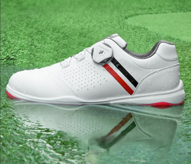 Ưu điểm nổi bật đầu tiên của giày gôn PGM phải kể đến chất liệu cao cấp