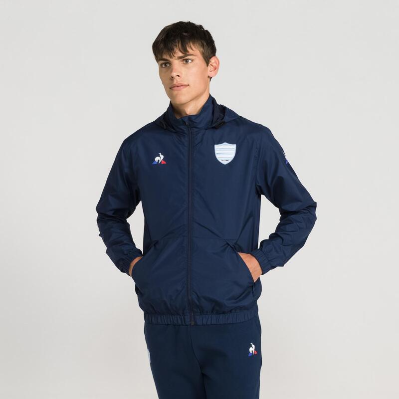 Áo đi mưa golf của Le Coq Sportif được thiết kế rất thời trang, phong cách