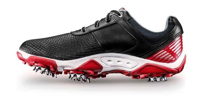 Upper giày làm từ da và vải lưới cực kỳ thoáng khí