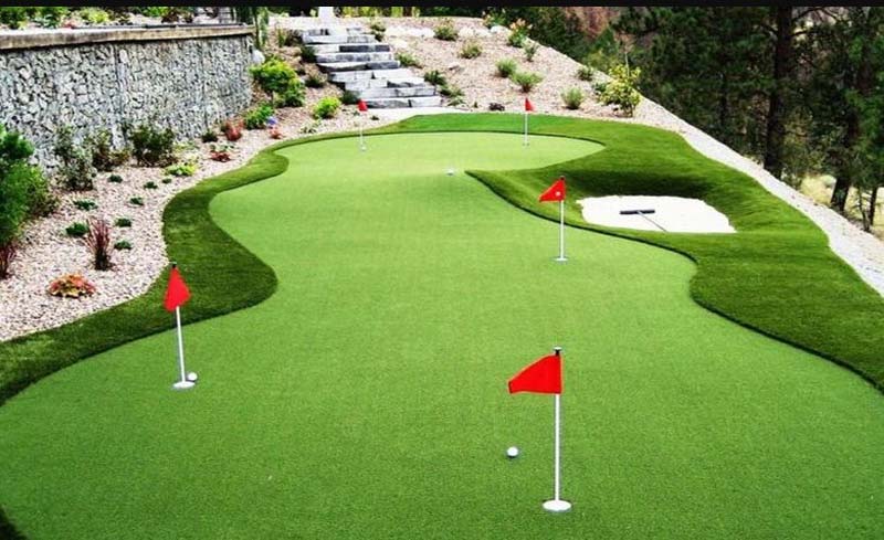 Không nên mua thảm golf quá rẻ, nhưng cũng không cần mua loại quá đắt