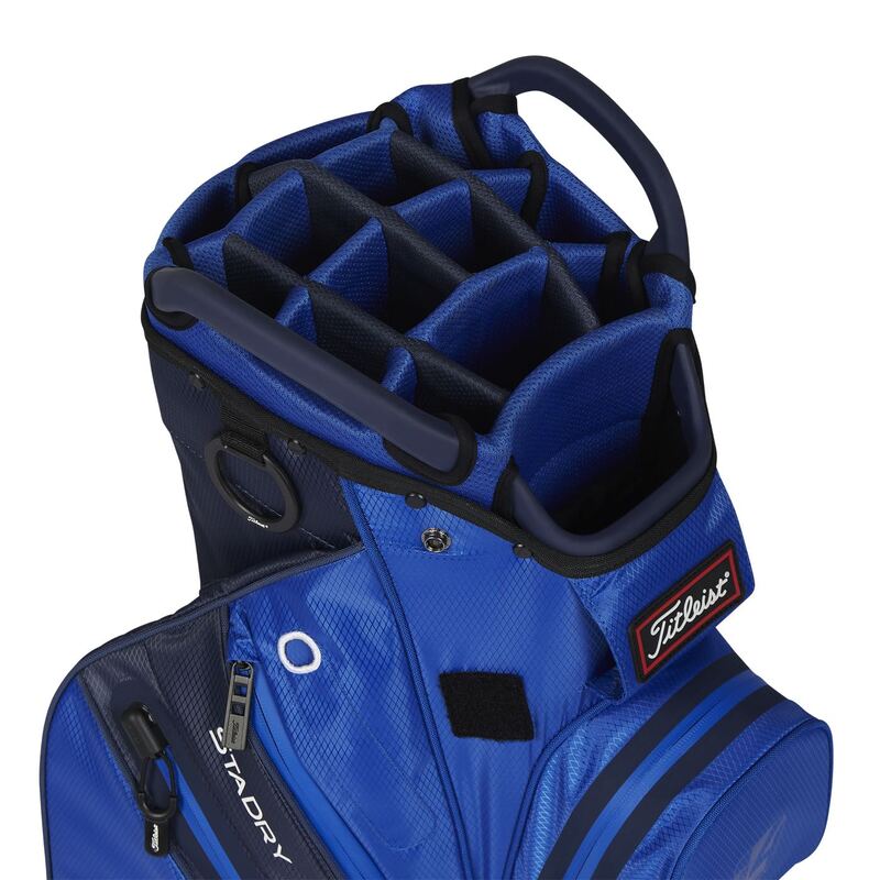 Miệng túi được chia thành 14 khoang, giúp golfer xếp gậy dễ dàng, gọn gàng hơn