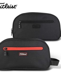 Túi cầm tay Titleist được làm từ những chất liệu cao cấp và được chọn lựa kỹ lưỡng