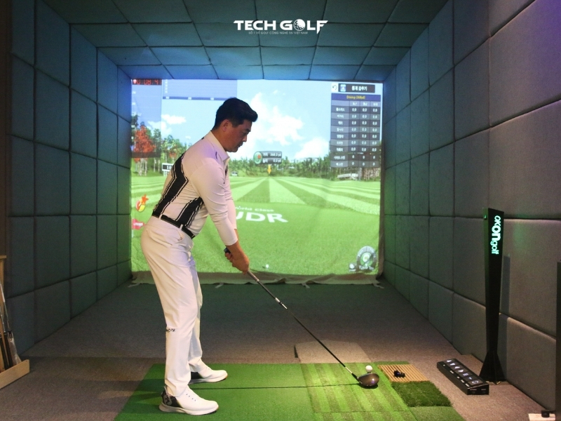 HLV Jung Sung Pil trải nghiệm các phiên bản Driver Callaway Ai Smoke trên phần mềm Okongolf