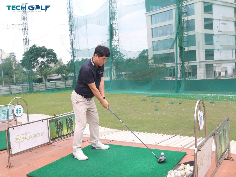 HLV Lee Kyu Han trải nghiệm sản phẩm mới - Callaway A Smoke