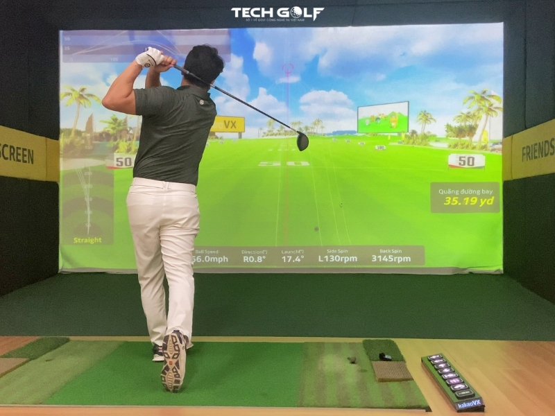 HLV Kim Ho Yong đạt 302 yard khi đánh Driver Callaway Ai Smoke trên phần mềm Kakao VX